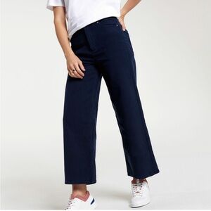 Calia by Carrie Underwood High Rise Kickback Wise Leg Pants Size 8 Cropped